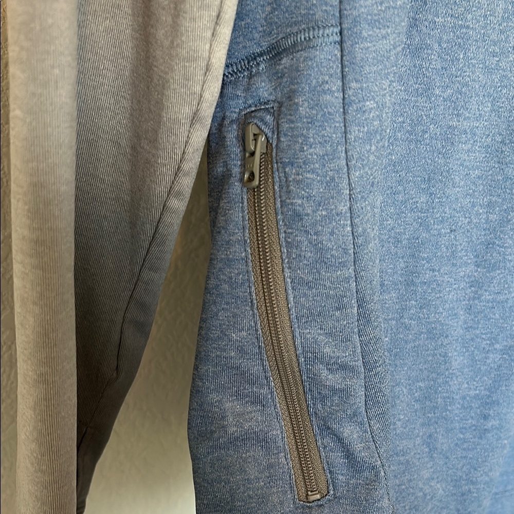 Patagonia, Women’s Blue and Gray Long Sleeve Tee, Medium - Picture 2 of 6